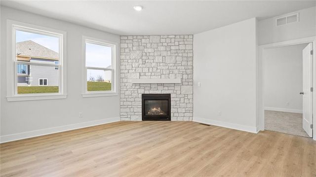 20917 W 188th Terrace, Spring Hill, KS 66083