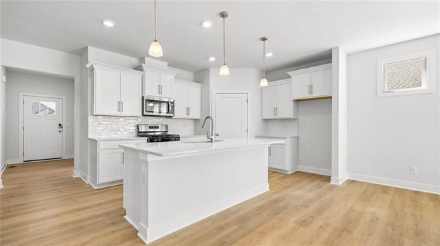 20917 W 188th Terrace, Spring Hill, KS 66083