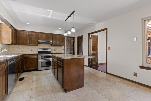 707 Windy Way, Signal Mountain, TN 37377