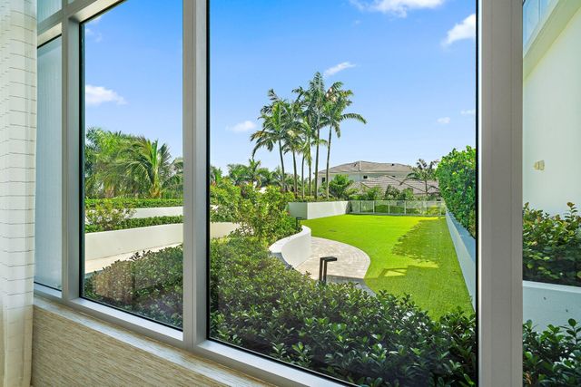 1 Water Club Way 301, North Palm Beach, FL 33408