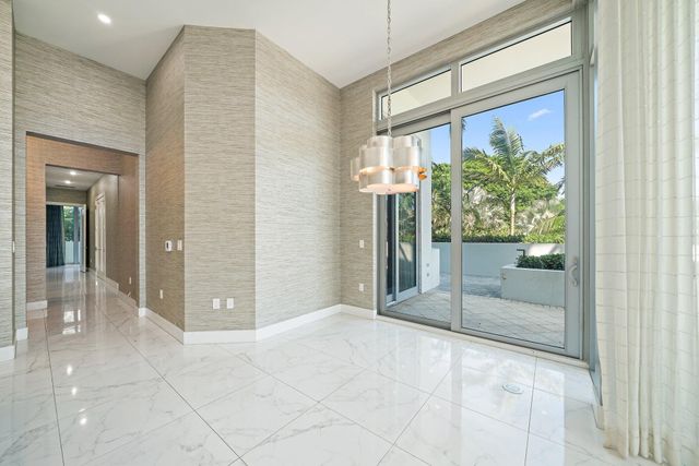 1 Water Club Way 301, North Palm Beach, FL 33408