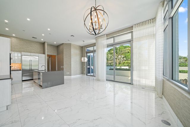 1 Water Club Way 301, North Palm Beach, FL 33408