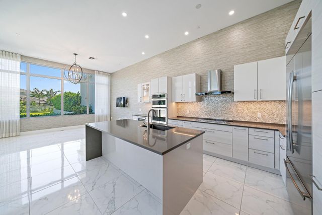 1 Water Club Way 301, North Palm Beach, FL 33408
