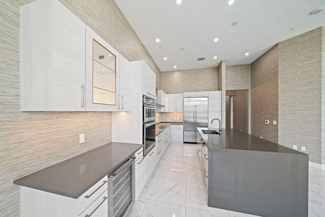 1 Water Club Way 301, North Palm Beach, FL 33408