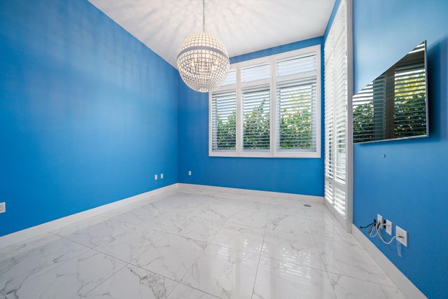 1 Water Club Way 301, North Palm Beach, FL 33408