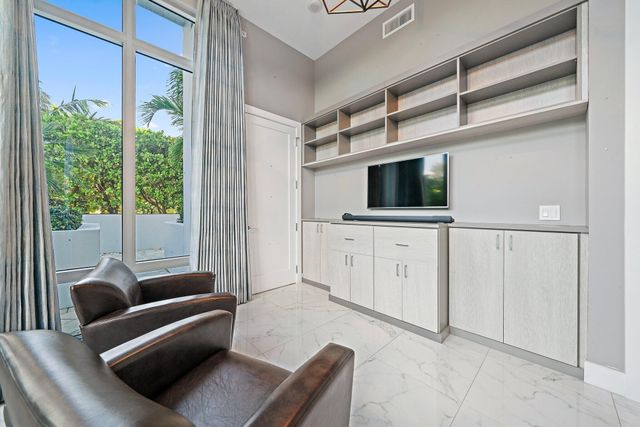 1 Water Club Way 301, North Palm Beach, FL 33408