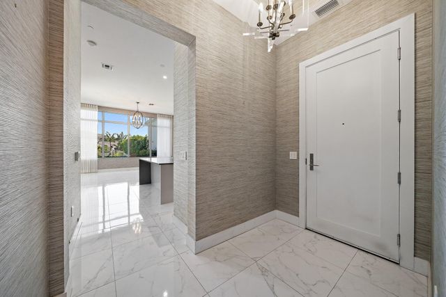 1 Water Club Way 301, North Palm Beach, FL 33408