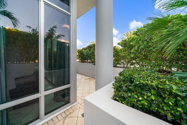 1 Water Club Way 301, North Palm Beach, FL 33408