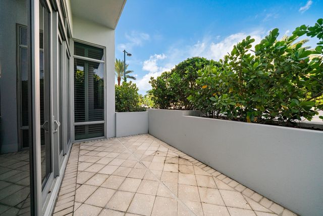 1 Water Club Way 301, North Palm Beach, FL 33408