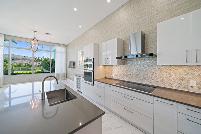 1 Water Club Way 301, North Palm Beach, FL 33408