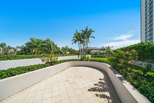 1 Water Club Way 301, North Palm Beach, FL 33408