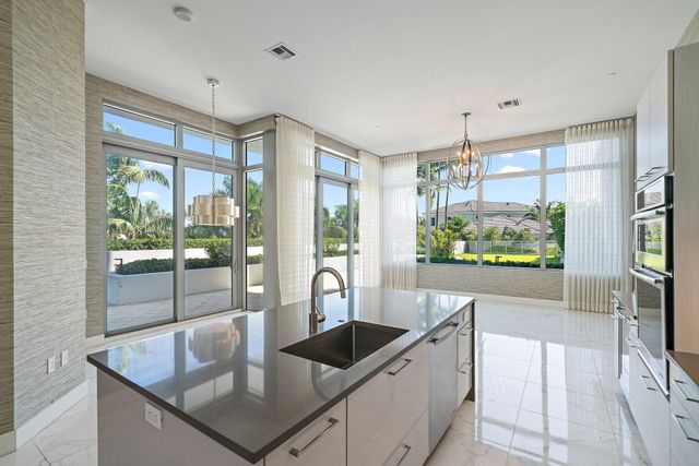 1 Water Club Way 301, North Palm Beach, FL 33408