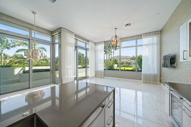 1 Water Club Way 301, North Palm Beach, FL 33408