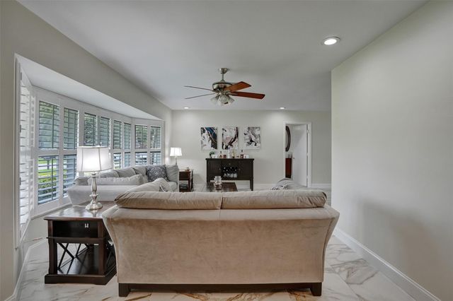 6000 SW 16th Ct, Plantation, FL 33317