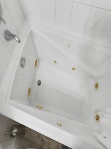 2270 NE 68th St 1901, Fort Lauderdale, FL 33308