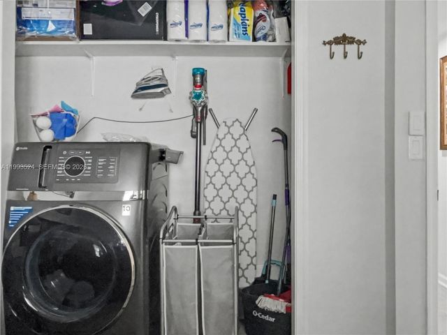 2270 NE 68th St 1901, Fort Lauderdale, FL 33308