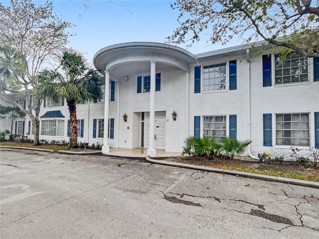 2270 NE 68th St 1901, Fort Lauderdale, FL 33308