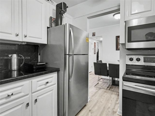 2270 NE 68th St 1901, Fort Lauderdale, FL 33308