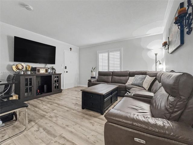 2270 NE 68th St 1901, Fort Lauderdale, FL 33308