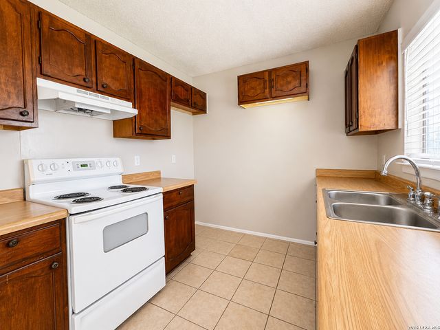 4948 CHAMPLAIN, San Antonio, TX 78217