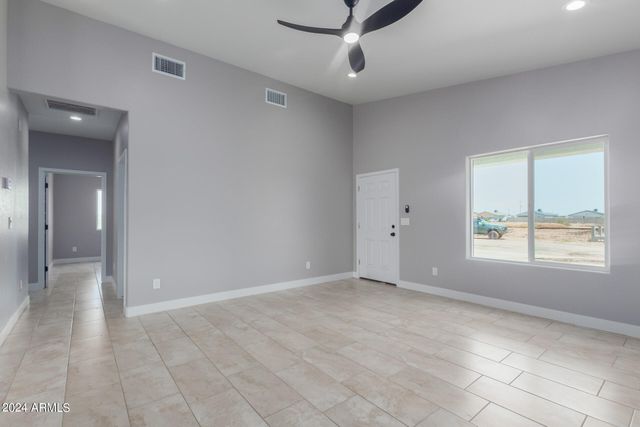 31824 N POPLAR Street, Wittmann, AZ 85361