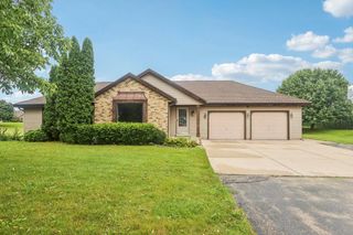 8896 S 51st STREET, Franklin, WI 53132
