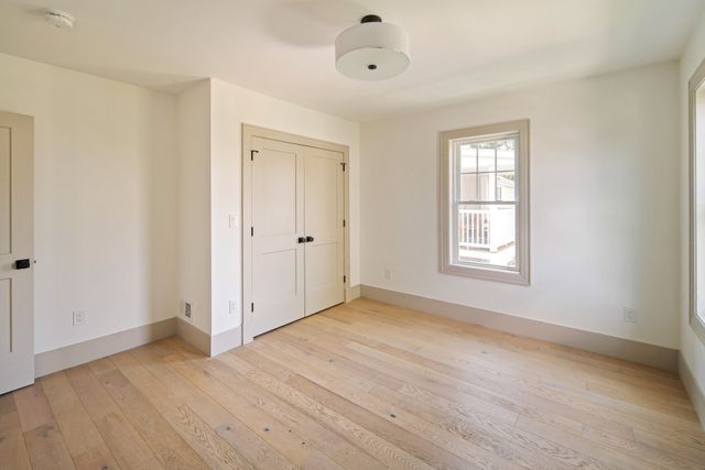 37 Cotting St 37, Medford, MA 02155