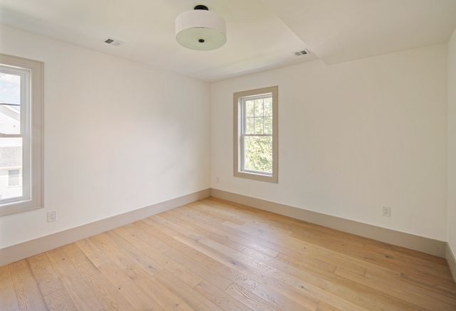 37 Cotting St 37, Medford, MA 02155