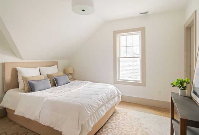 37 Cotting St 37, Medford, MA 02155