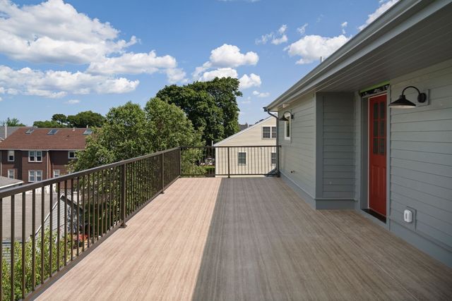 37 Cotting St 37, Medford, MA 02155