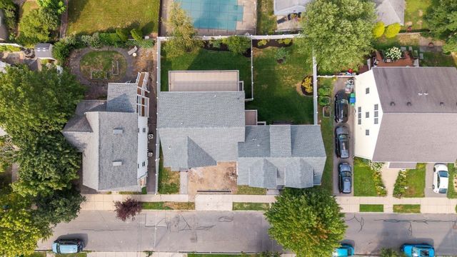 37 Cotting St 37, Medford, MA 02155