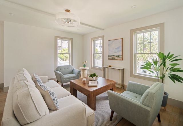 37 Cotting St 37, Medford, MA 02155
