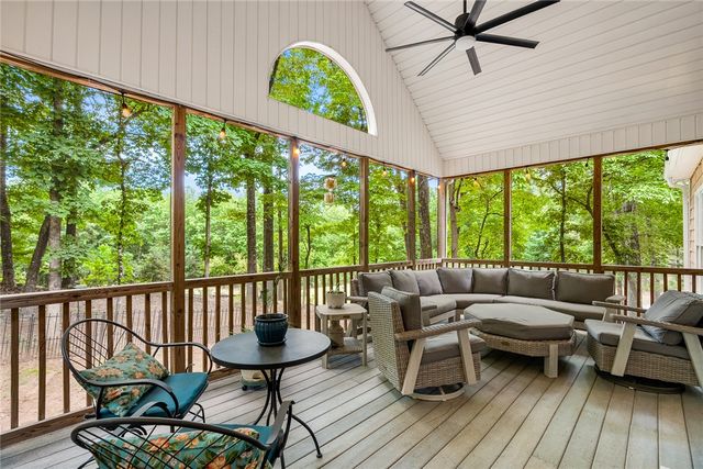 621 Chickasaw Drive, Westminster, SC 29693