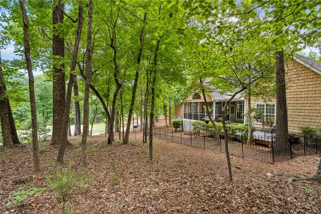 621 Chickasaw Drive, Westminster, SC 29693