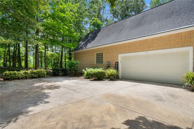 621 Chickasaw Drive, Westminster, SC 29693