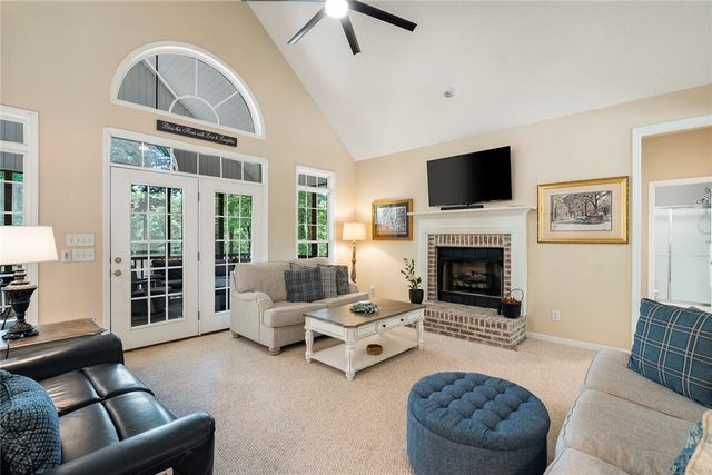 621 Chickasaw Drive, Westminster, SC 29693
