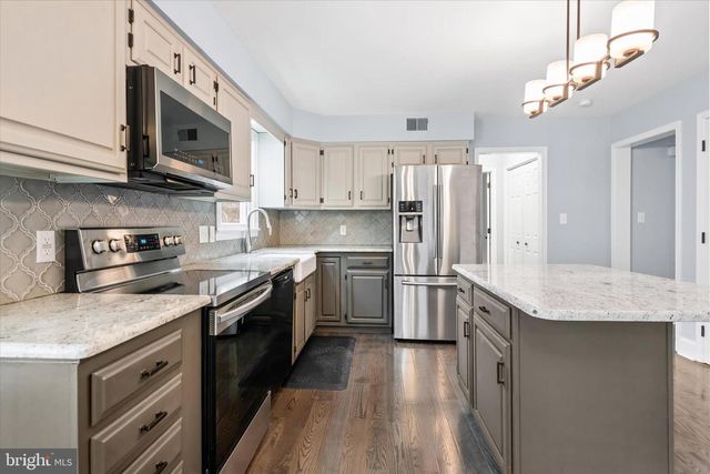 26 OLD STABLE LN, Newark, DE 19711