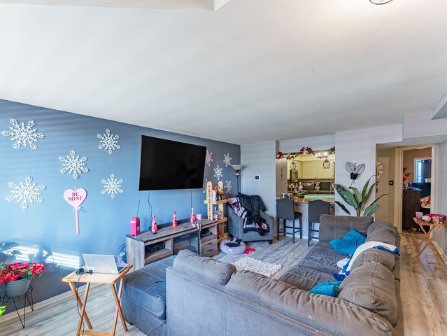 6337 Roosevelt Road 309, Berwyn, IL 60402