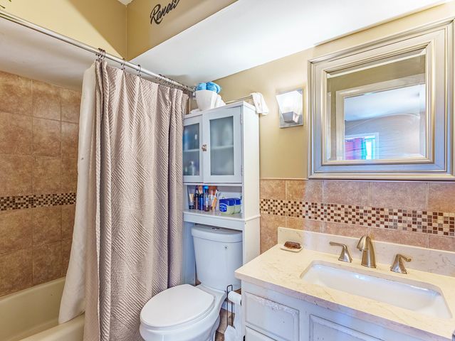 6337 Roosevelt Road 309, Berwyn, IL 60402