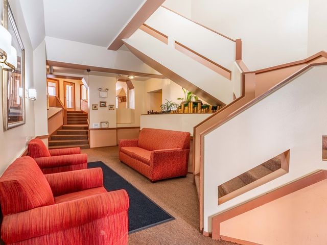 6337 Roosevelt Road 309, Berwyn, IL 60402