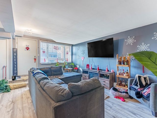 6337 Roosevelt Road 309, Berwyn, IL 60402