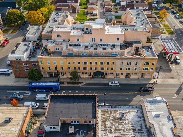 6337 Roosevelt Road 309, Berwyn, IL 60402