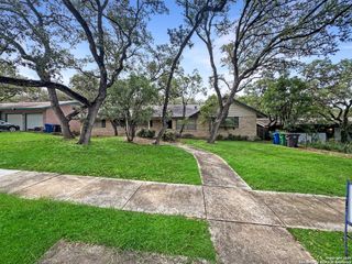 10502 BURR OAK DR, San Antonio, TX 78230