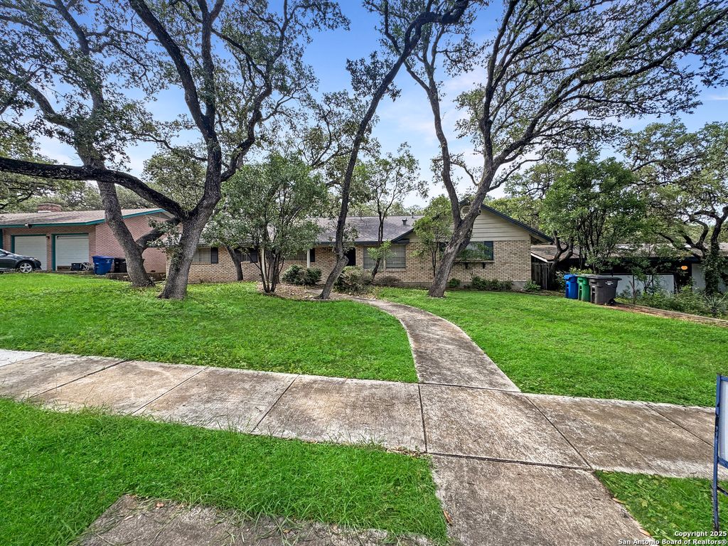 10502 BURR OAK DR, San Antonio, TX 78230