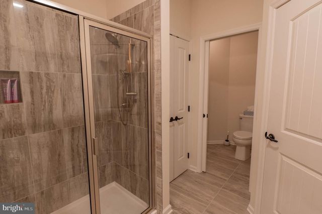 4085 EVENINGSTAR RD, Emmaus, PA 18049