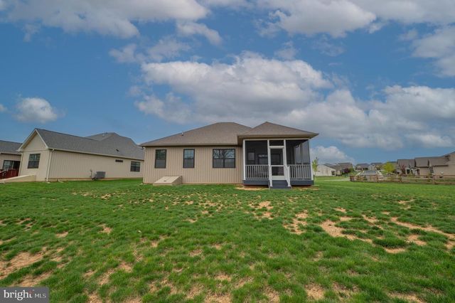 4085 EVENINGSTAR RD, Emmaus, PA 18049