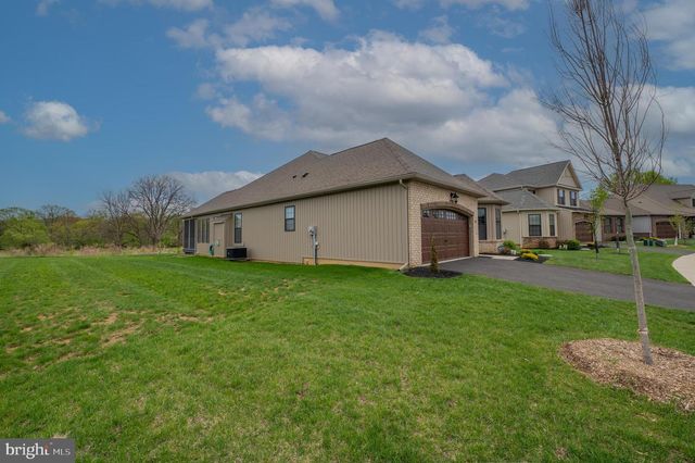 4085 EVENINGSTAR RD, Emmaus, PA 18049