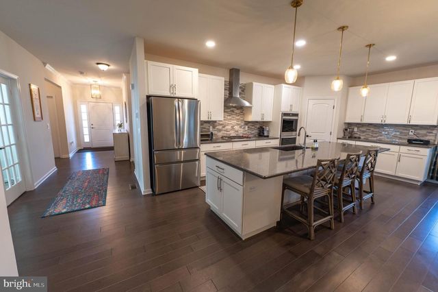 4085 EVENINGSTAR RD, Emmaus, PA 18049