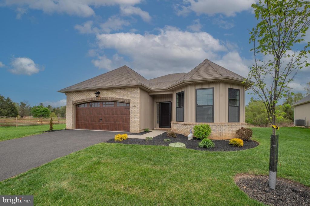 4085 EVENINGSTAR RD, Emmaus, PA 18049