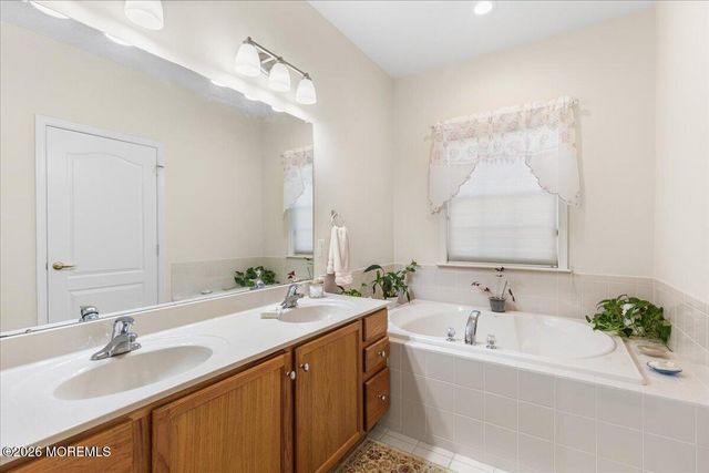 53 Yates Road, Manalapan, NJ 07726